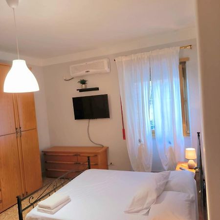Bilocale In Via Degli Orti Variani Rom Exterior foto